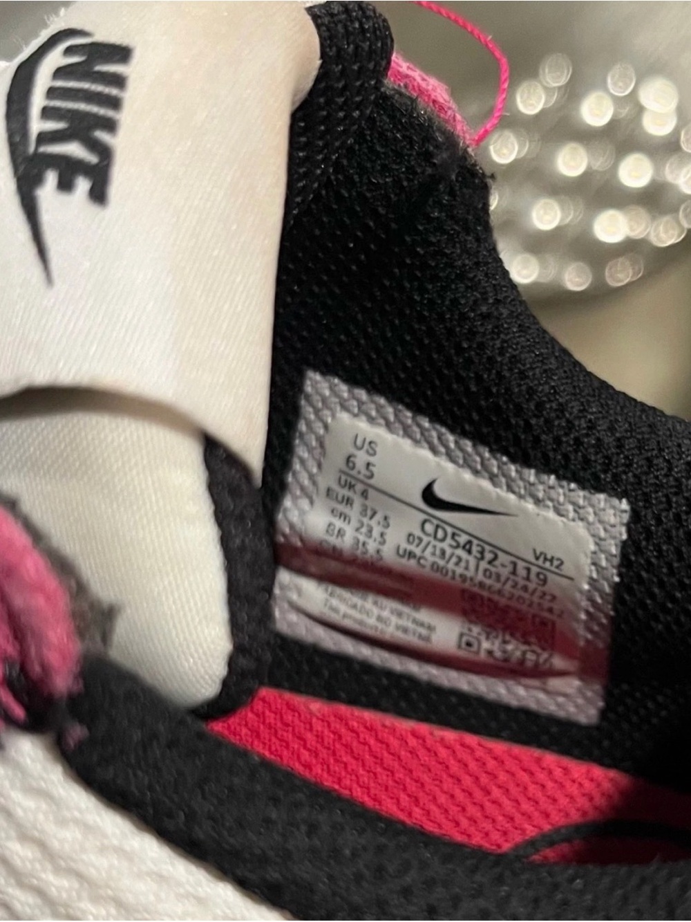 Nike Women’s Sneakers in White, Hot Pink & Black - Picture 4 of 5